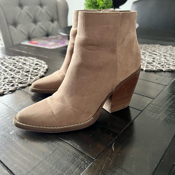 MADDEN GIRL SUEDE BOOTIES TAN SZ 8.5 - Picture 4 of 5